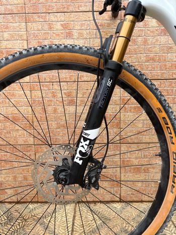 Brugt Specialized Men's Epic Comp Carbon 2018 2018 Mountainbike — billede 3 af 11