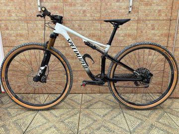 Tweedehands Specialized Men's Epic Comp Carbon 2018 2018 Mountainbike — afbeelding 6 van 11