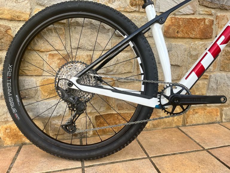 Used Trek Procaliber 9.6 2021 Mountainbike, White — image 2 of 9