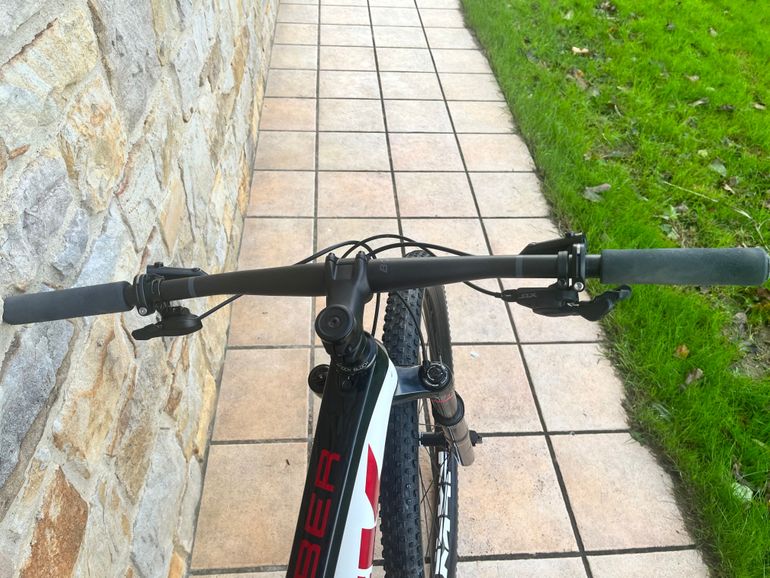 Used Trek Procaliber 9.6 2021 Mountainbike, White — image 7 of 9