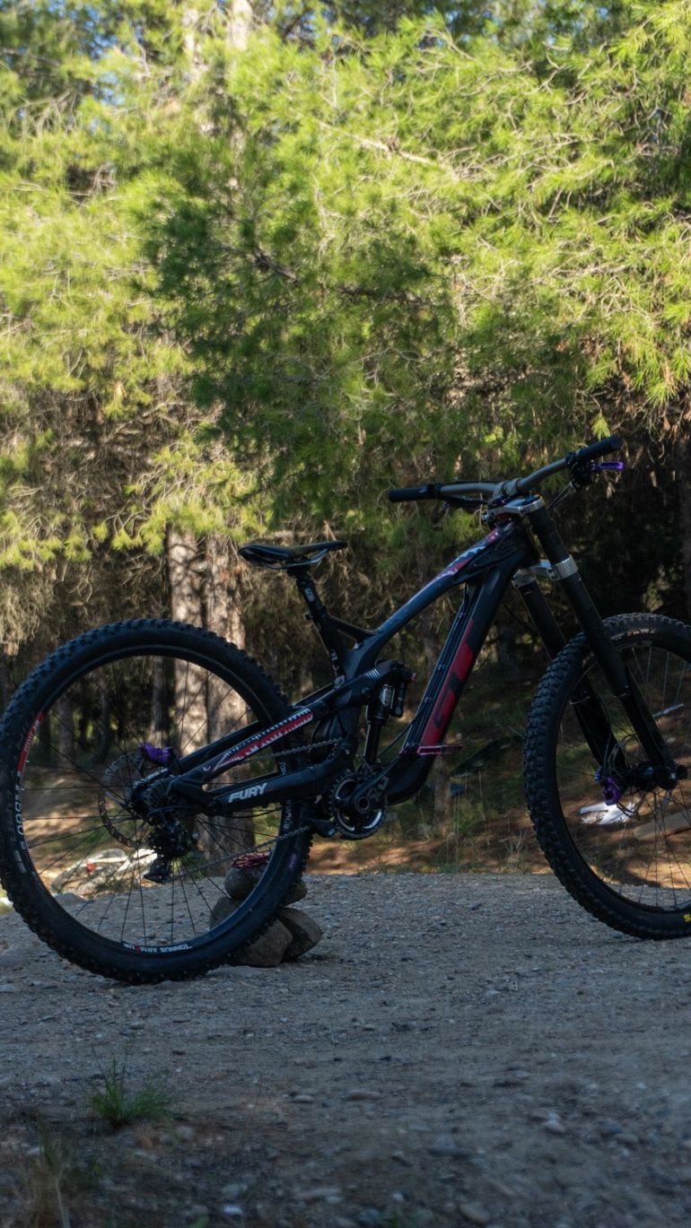 GT Fury Carbon Pro 29 2021
