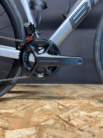 Used BMC Roadmachine 01 FOUR 2024 2024 Road & Gravel, Light Gray — image 2 of 6
