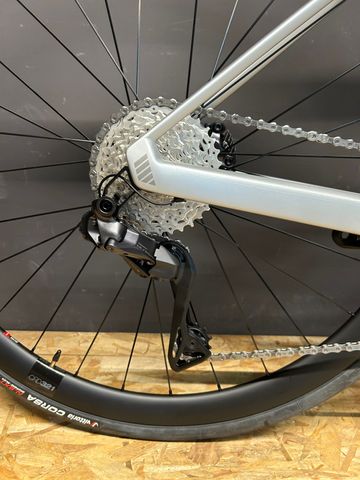 Used BMC Roadmachine 01 FOUR 2024 2024 Road & Gravel, Light Gray — image 3 of 6