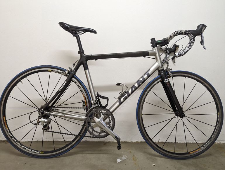 Giant TCR Alliance 1.0 used in 58 cm | buycycle Ireland