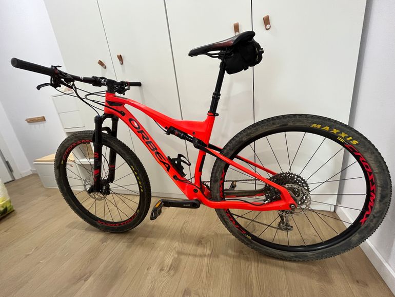 Used Orbea OIZ M30 2019 2019 Mountainbike, Red, 27.5, 29 — image 2 of 9