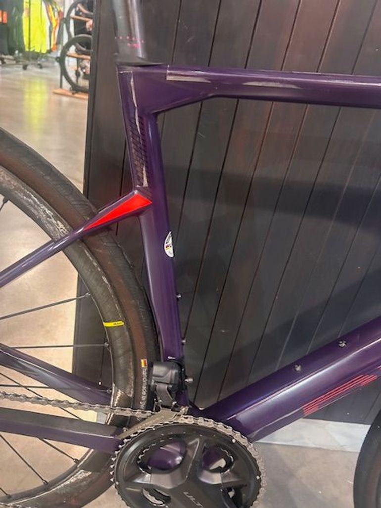 Tweedehands BMC Roadmachine 01 THREE 2023 2023 Road & Gravel — afbeelding 6 van 14