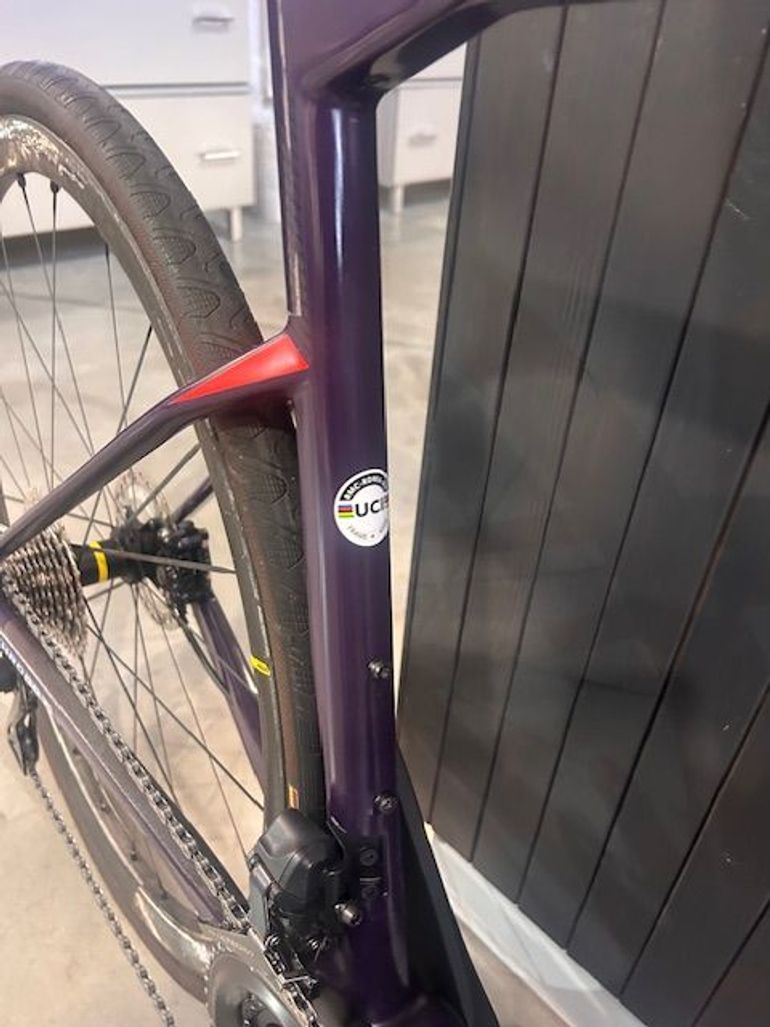 Tweedehands BMC Roadmachine 01 THREE 2023 2023 Road & Gravel — afbeelding 13 van 14
