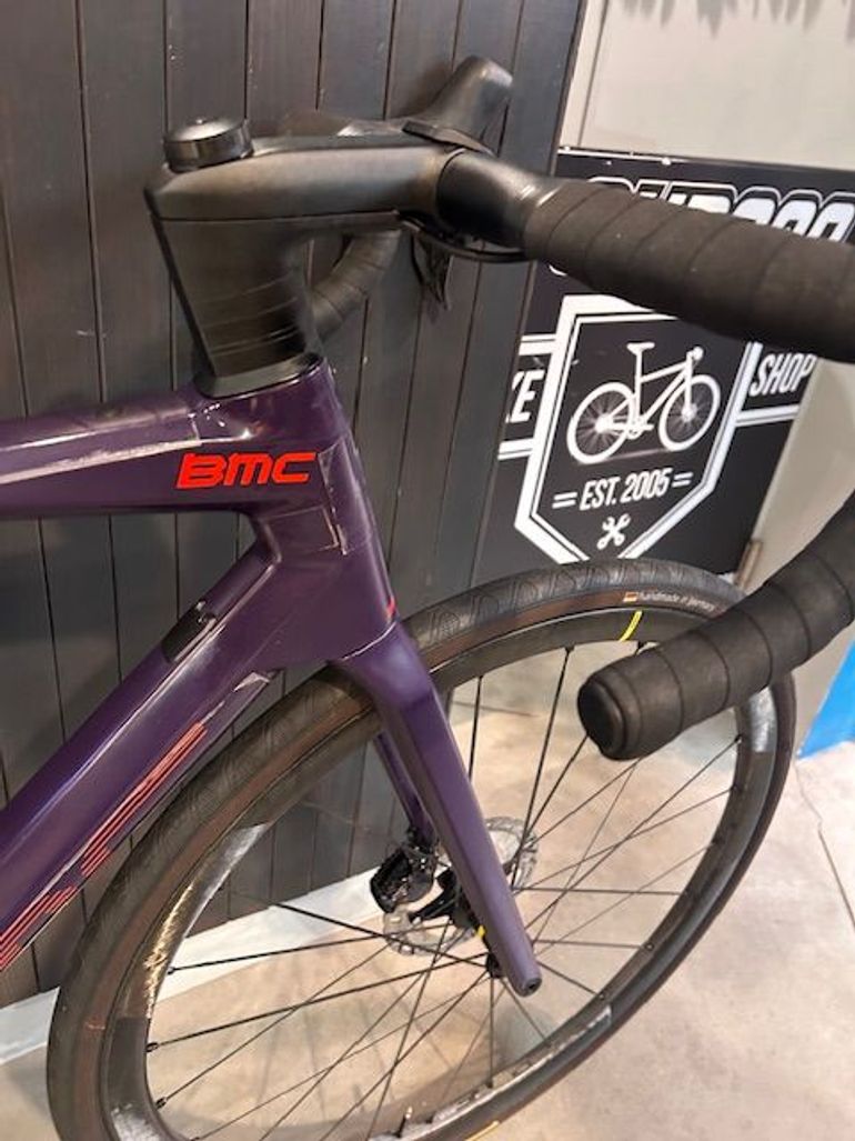 Tweedehands BMC Roadmachine 01 THREE 2023 2023 Road & Gravel — afbeelding 2 van 14