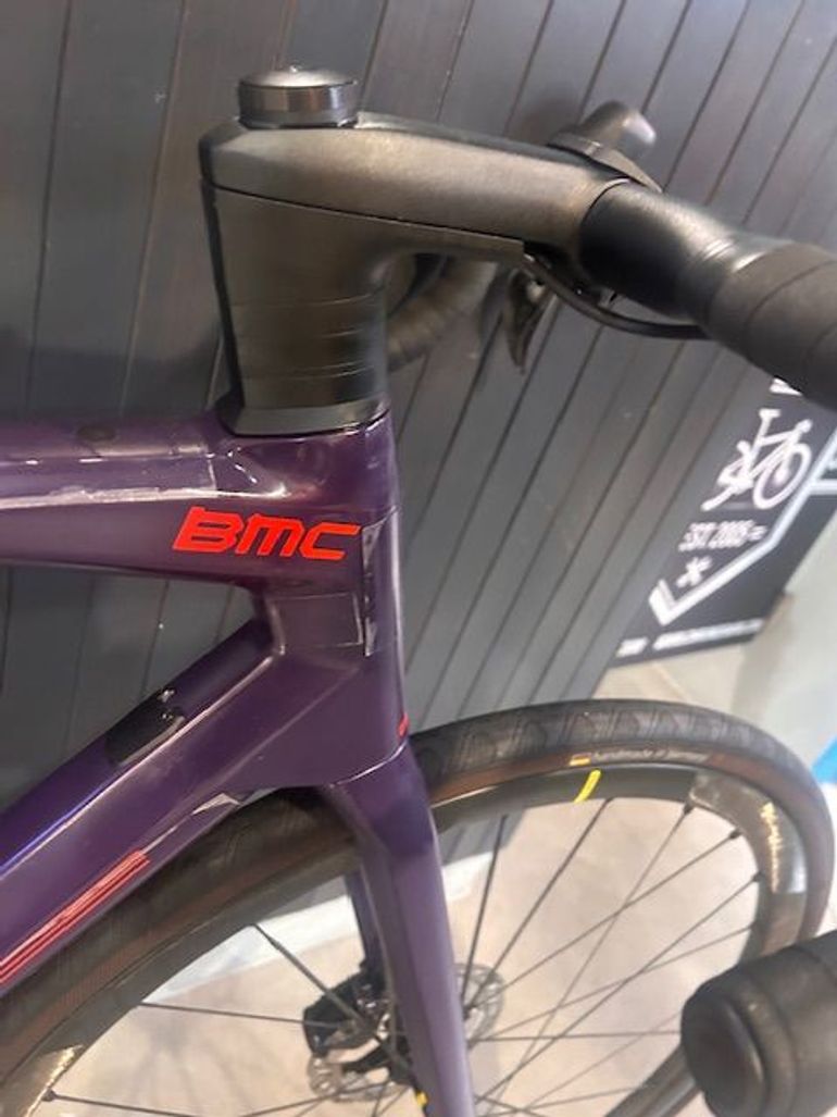 Tweedehands BMC Roadmachine 01 THREE 2023 2023 Road & Gravel — afbeelding 9 van 14