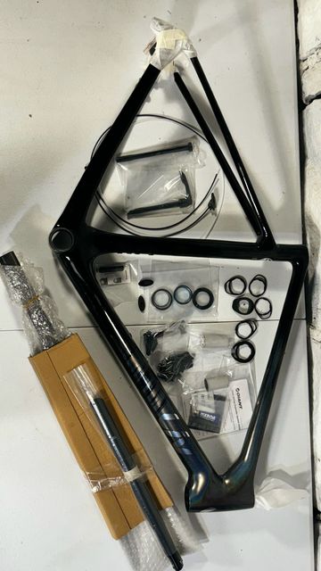 Used Liv Brava, Advanced Pro 0 2021 Frameset 2021 Road & Gravel, Black — image 2 of 9