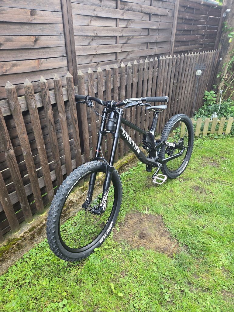 Used Canyon Sender CF 8.0 2019 2019 Mountainbike, Schwarz, 27.5 — image 2 of 15