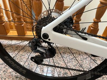 Used Orbea ORCA M20iTEAM 2021 2021 Road & Gravel, White — image 3 of 8
