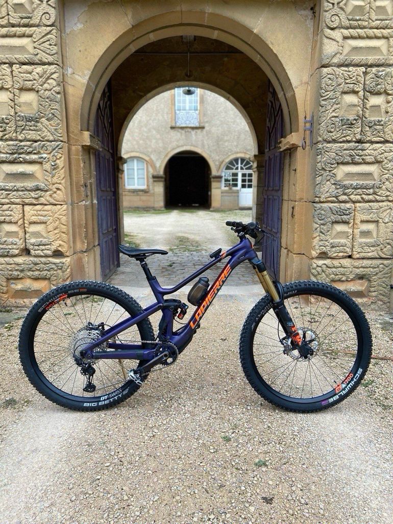 Used Lapierre Spicy CF 7.9 2023 2023 Mountainbike — image 1 of 6