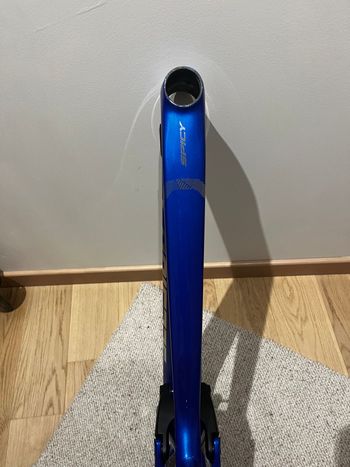 Used Lapierre Spicy Team CF 2023 Mountainbike, Blue — image 3 of 6