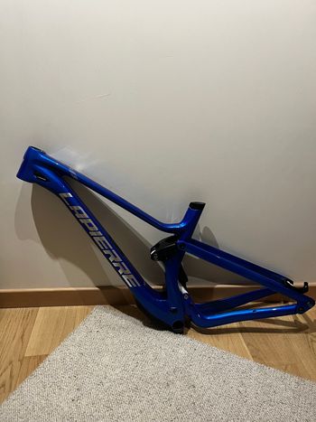 Used Lapierre Spicy Team CF 2023 Mountainbike, Blue — image 2 of 6