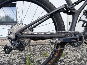Used Specialized Stumpjumper Comp 2022 2022 Mountainbike, Black, 29 — image 2 of 13