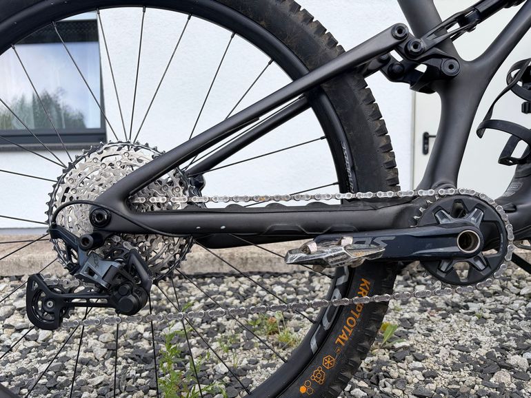 Używany Specialized Stumpjumper Comp 2022 2022 Mountainbike — zdjęcie 2 z 13