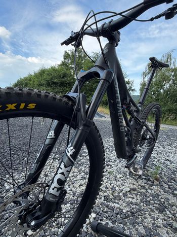 Używany Specialized Stumpjumper Comp 2022 2022 Mountainbike — zdjęcie 5 z 13
