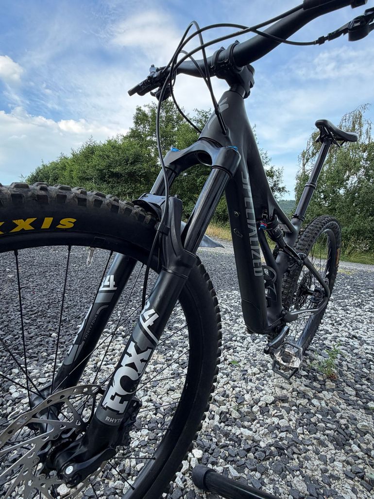 Używany Specialized Stumpjumper Comp 2022 2022 Mountainbike — zdjęcie 5 z 13