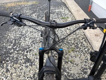 Used Specialized Stumpjumper Comp 2022 2022 Mountainbike, Black, 29 — image 3 of 13