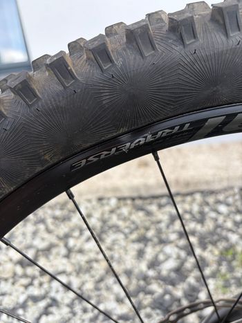 Używany Specialized Stumpjumper Comp 2022 2022 Mountainbike — zdjęcie 8 z 13