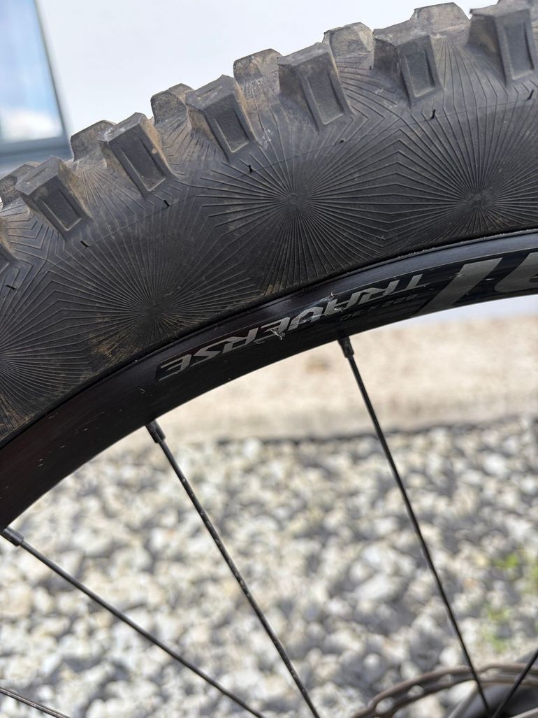 Używany Specialized Stumpjumper Comp 2022 2022 Mountainbike — zdjęcie 8 z 13