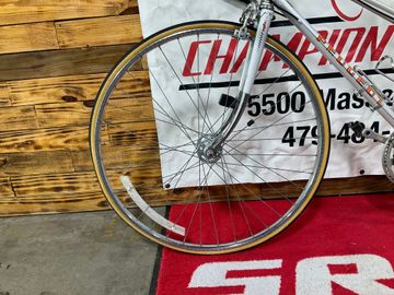 Used Peugeot Grand Short step through 1970 Road & Gravel, Light Gray — image 4 of 6