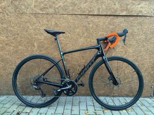 Giant - Defy Advanced 1 2022, 2022