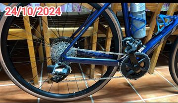 Used Scott Addict 10 disc 2023 Road & Gravel, Blue — image 2 of 9