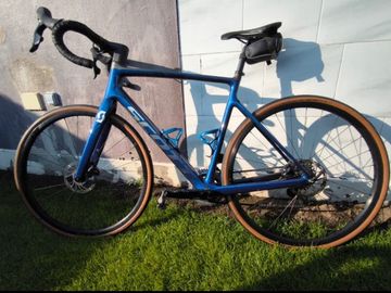Used Scott Addict 10 disc 2023 Road & Gravel, Blue — image 4 of 9