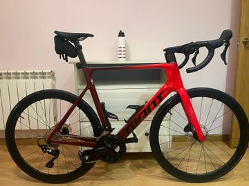 Used Giant Propel Advanced 2 2024 2024 Road & Gravel, Red — image 1 of 3