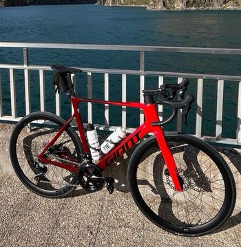 Giant Propel Advanced 2 2024 2024 Road & Gravel de segunda mano, Rojo — imagen 2 de 3