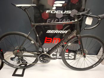 Used Factor O2 VAM Frameset 2021 Road & Gravel, Black — image 1 of 4