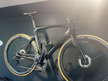 Used Pinarello DOGMA F12 DURA ACE Di2 Disc 2022 2022 Road & Gravel