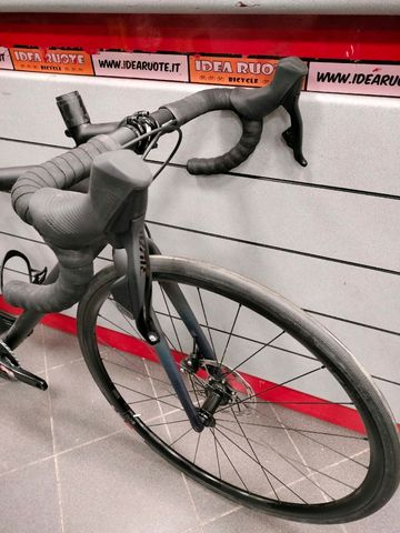 Specialized Aethos Comp - Rival eTap AXS 2023 2023 Road & Gravel usato, Nero — immagine 2 di 12