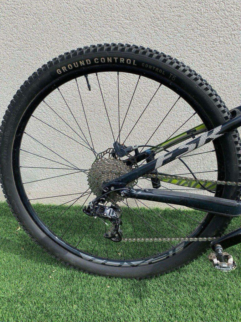 Used Specialized Men's Epic Comp 2018 2018 Mountainbike, Black, 29 — image 2 of 14