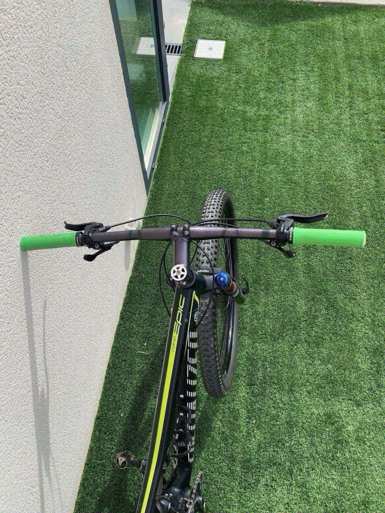Used Specialized Men's Epic Comp 2018 2018 Mountainbike, Black, 29 — image 11 of 14