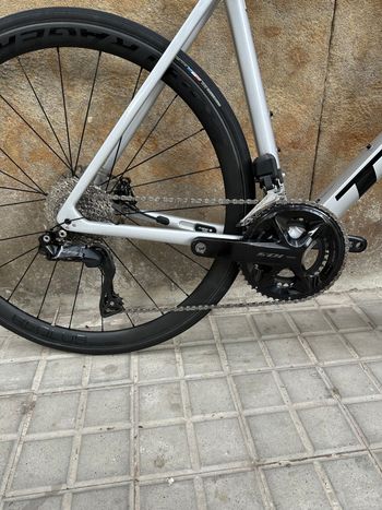 Used Trek Émonda SL 6 Pro Di2 2023 Road & Gravel, Red — image 2 of 11