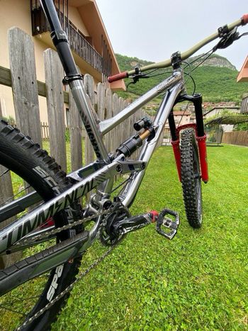 Used Commencal CLASH RACE 2019 2019 Mountainbike, Gris claro — image 2 of 3
