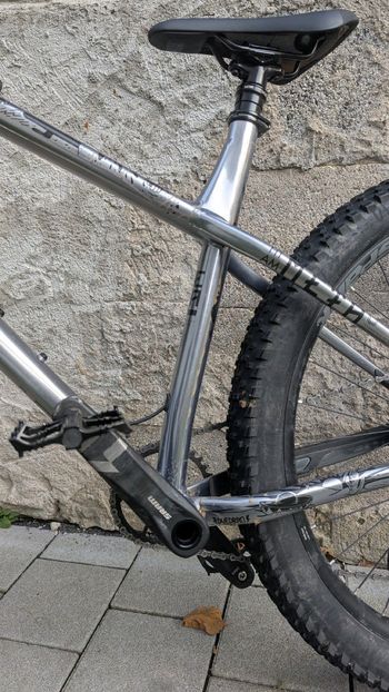 Used Commencal META HT AM ESSENTIAL 2021 2021 Mountainbike, Light Gray, 27.5 — image 25 of 33