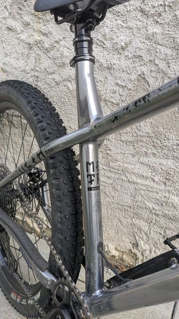 Used Commencal META HT AM ESSENTIAL 2021 2021 Mountainbike, Light Gray, 27.5 — image 21 of 33