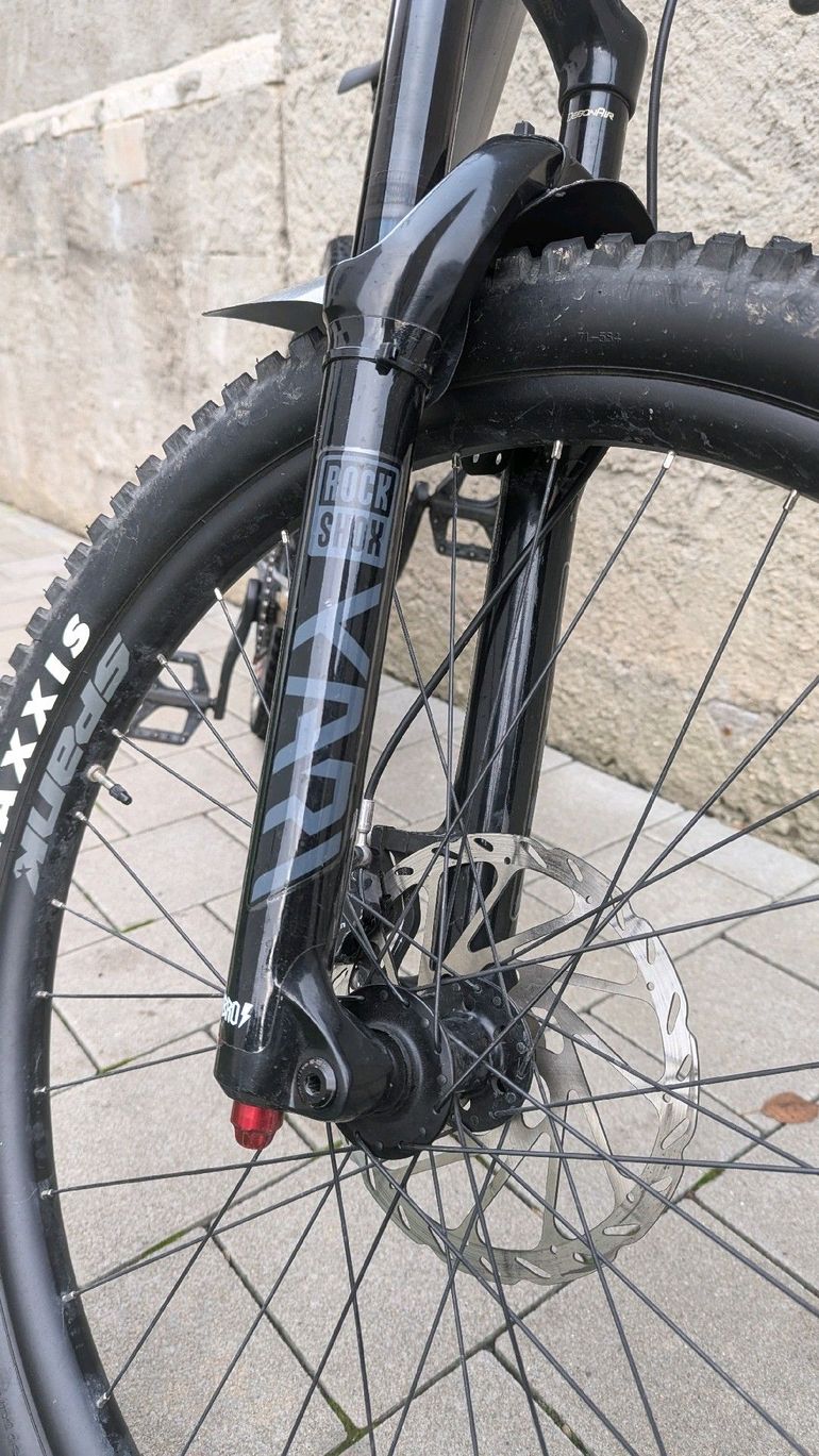 Used Commencal META HT AM ESSENTIAL 2021 2021 Mountainbike, Light Gray, 27.5 — image 27 of 33