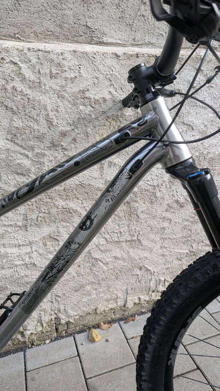 Used Commencal META HT AM ESSENTIAL 2021 2021 Mountainbike, Light Gray, 27.5 — image 16 of 33