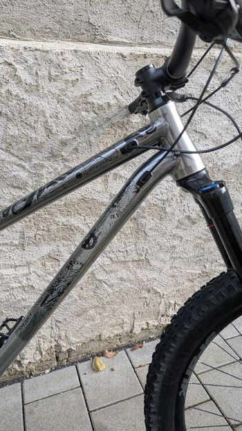 Used Commencal META HT AM ESSENTIAL 2021 2021 Mountainbike, Light Gray, 27.5 — image 17 of 33