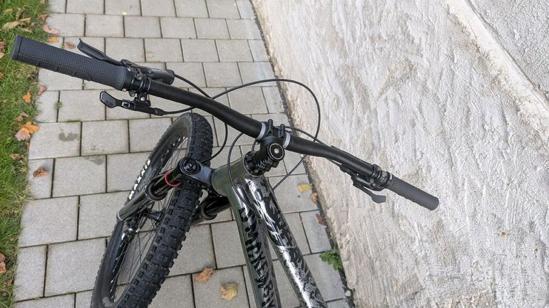 Used Commencal META HT AM ESSENTIAL 2021 2021 Mountainbike, Light Gray, 27.5 — image 28 of 33