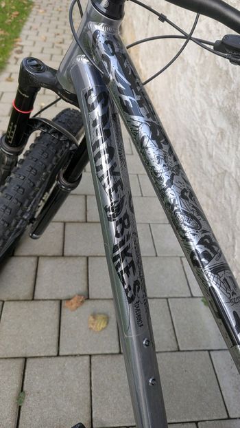 Used Commencal META HT AM ESSENTIAL 2021 2021 Mountainbike, Light Gray, 27.5 — image 30 of 33