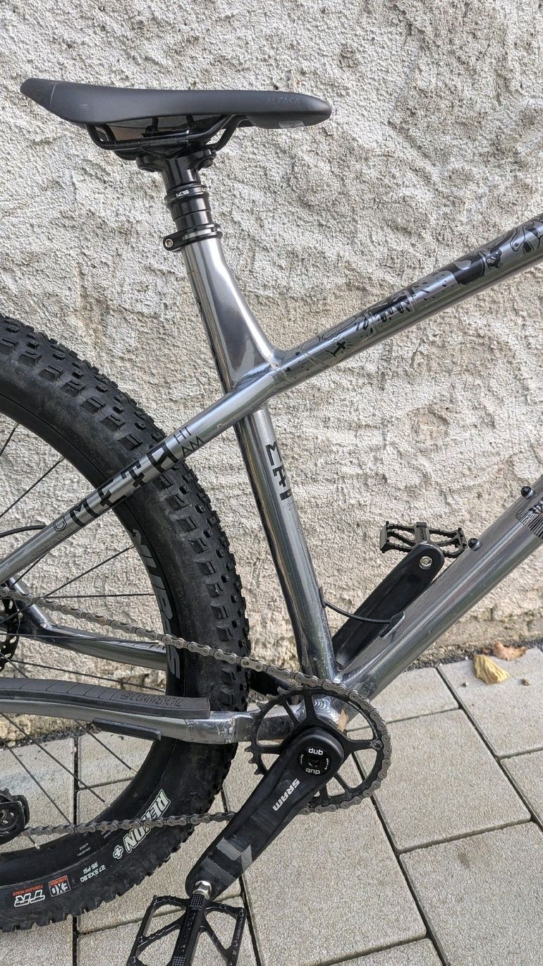 Used Commencal META HT AM ESSENTIAL 2021 2021 Mountainbike, Light Gray, 27.5 — image 18 of 33