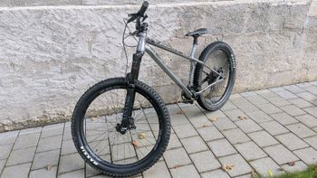 Used Commencal META HT AM ESSENTIAL 2021 2021 Mountainbike, Light Gray, 27.5 — image 33 of 33