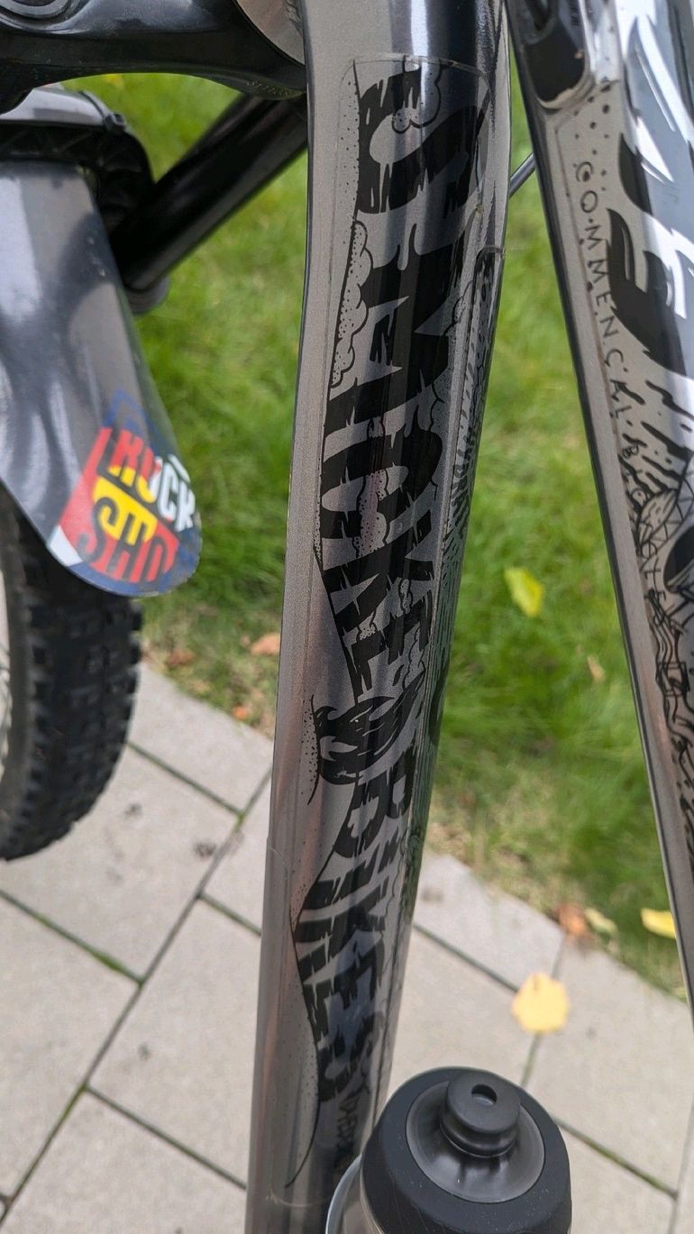 Used Commencal META HT AM ESSENTIAL 2021 2021 Mountainbike, Light Gray, 27.5 — image 13 of 33