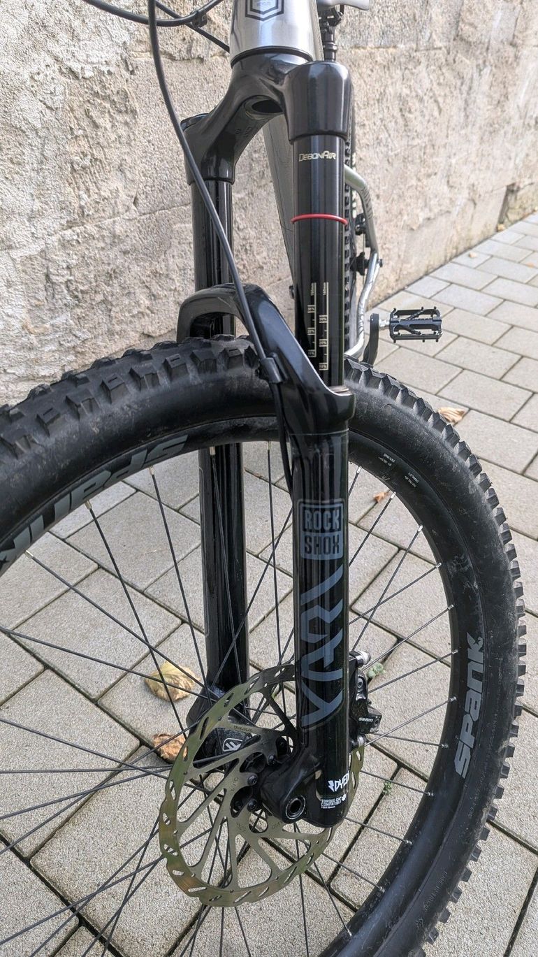 Used Commencal META HT AM ESSENTIAL 2021 2021 Mountainbike, Light Gray, 27.5 — image 32 of 33